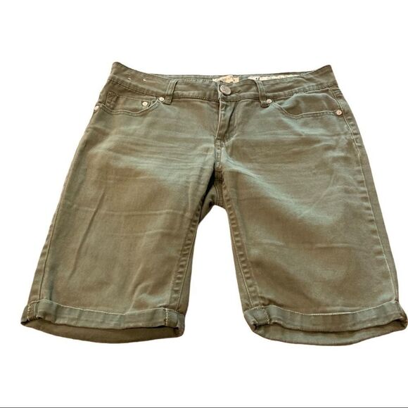INDIGO REIN Olive Shorts Bermuda Size 7 - Picture 1 of 5